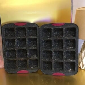 Black Confetti Trudeau 12 count Square Silicone Pan Set of 2.